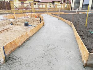 How to lay a small concrete slab